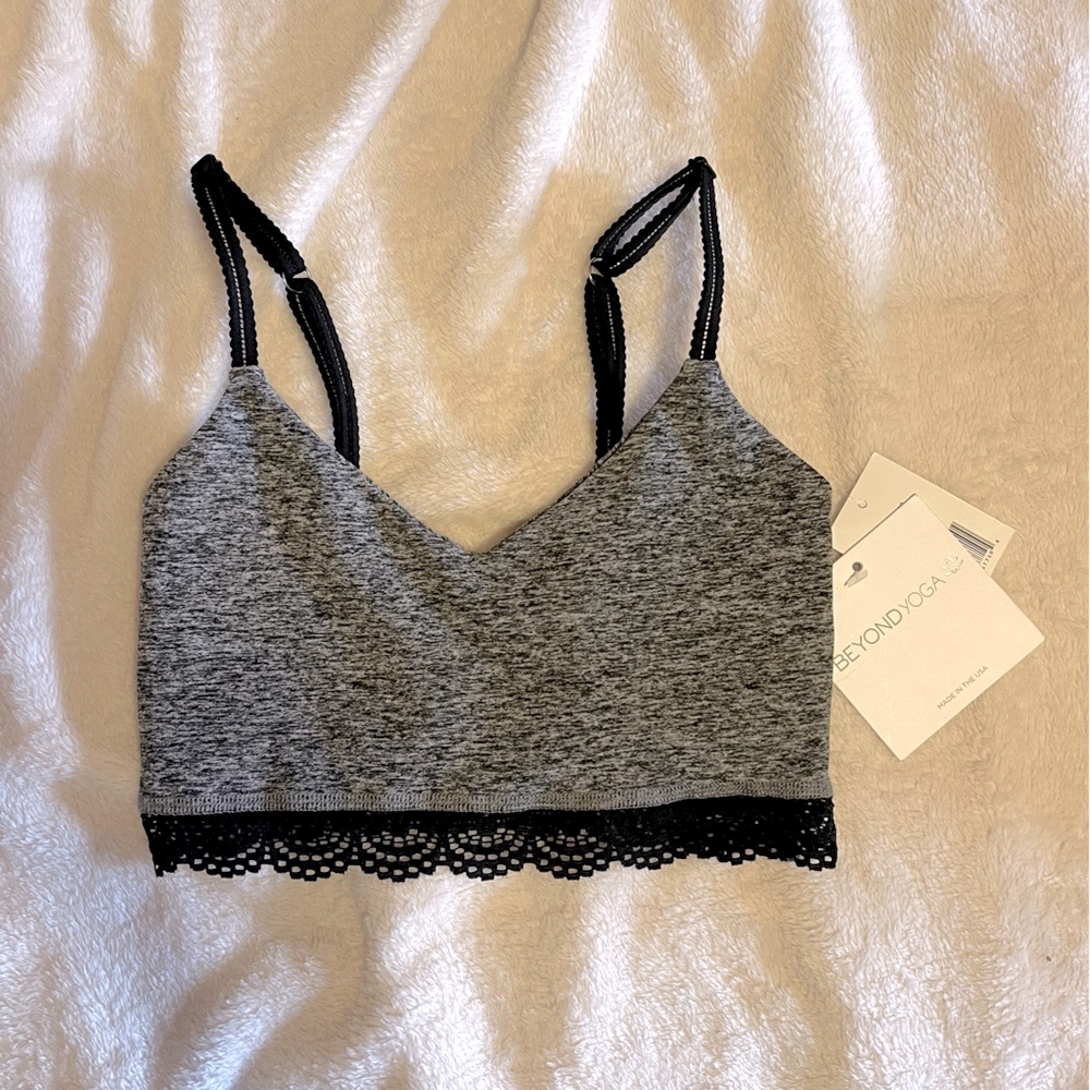 NWT {Beyond Yoga} Sports Bra XS Women’s Lace Heather Gray Adjustable Straps Soft